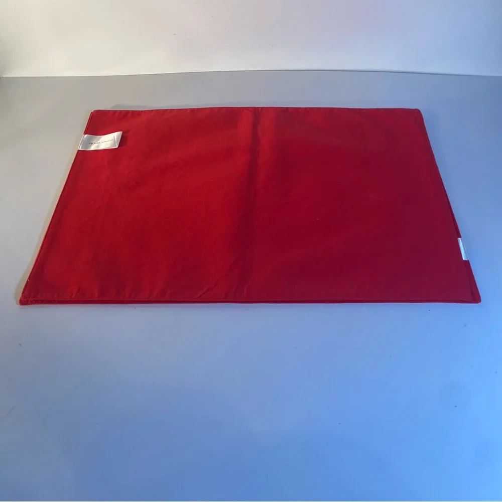 Set Of 2 Home Studio Flower Appliqué Flowers White Ribbon Border Red Placemats